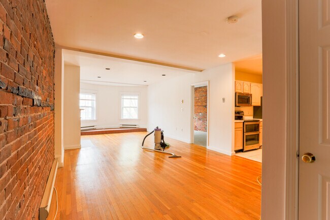 1750 Washington St, Unit 2