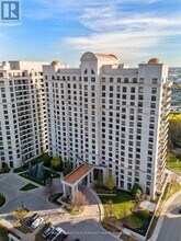 9245 Jane St in Vaughan, ON - Building Photo - Building Photo