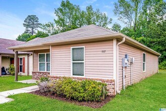 537 Fox Run Cir in Pell City, AL - Building Photo - Building Photo