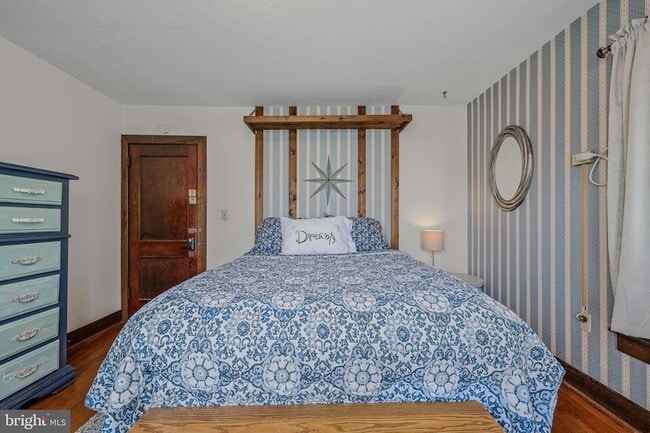 184 Wilkes St in Berkeley Springs, WV - Foto de edificio - Building Photo