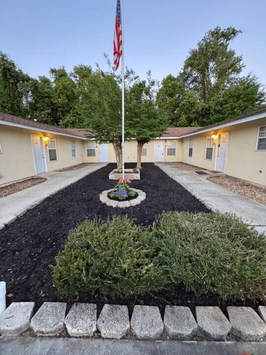 2906 Pineland Dr in Gulfport, MS - Building Photo