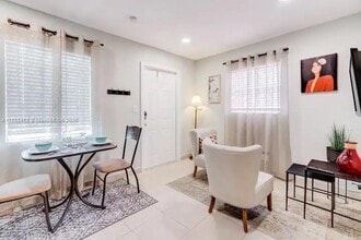 74 NE 5th St in Deerfield Beach, FL - Building Photo - Building Photo