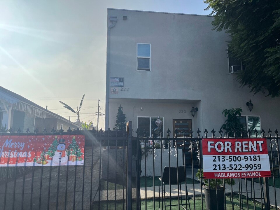 220 E 61st St-Unit -61ST(222B) in Los Angeles, CA - Building Photo