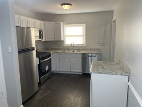 3324 Meadowbridge Rd in Richmond, VA - Building Photo - Building Photo