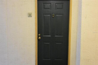 5612 Pinnacle Heights Cir in Tampa, FL - Building Photo - Building Photo