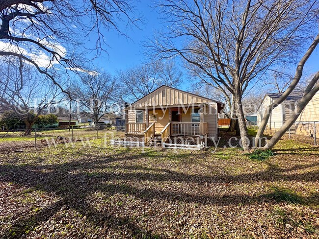 307 S 9th St in Midlothian, TX - Building Photo - Building Photo