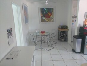 6310 SW 79th St in South Miami, FL - Building Photo - Building Photo