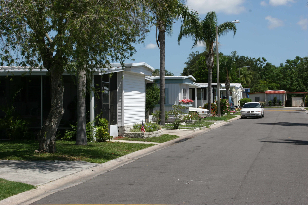 Indian Rocks Mobile Home Park in Largo, FL - Foto de edificio