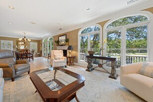 127 Marsh Lake Dr in Georgetown, SC - Building Photo