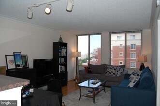 1220 N Fillmore St in Arlington, VA - Building Photo - Building Photo