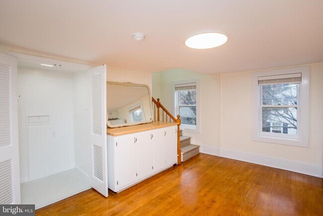 67 Ferry St in Lambertville, NJ - Building Photo - Building Photo