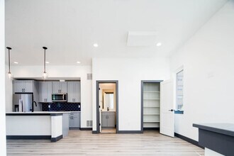 3569 S Pennsylvania St, Unit Unit B in Englewood, CO - Building Photo - Building Photo
