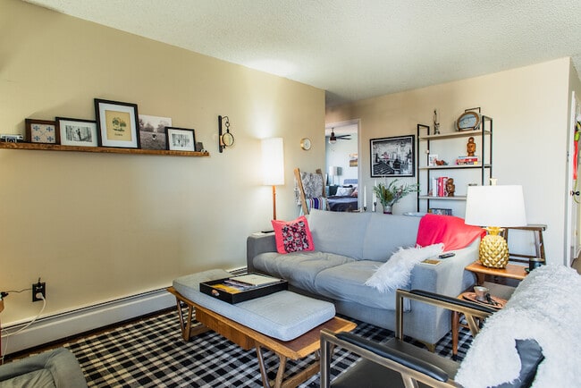 1233 N Ogden St, Unit 401 in Denver, CO - Building Photo - Building Photo