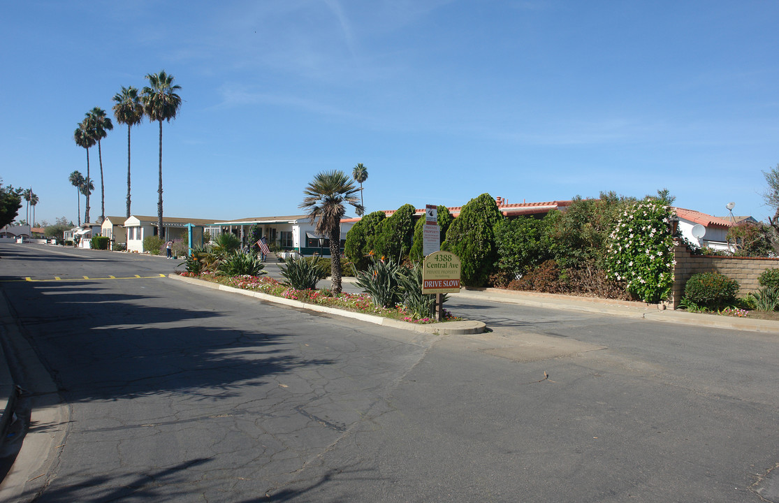 Casa Del Norte Mobile Home Community in Camarillo, CA - Foto de edificio