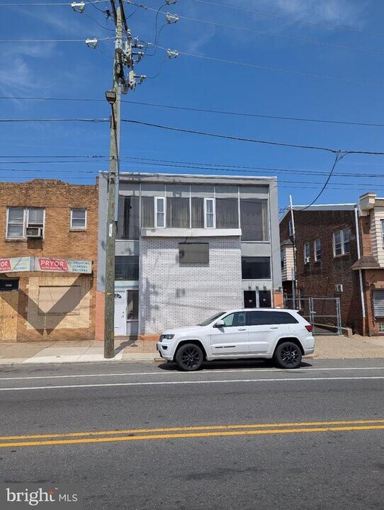 7158 Torresdale Ave in Philadelphia, PA - Building Photo