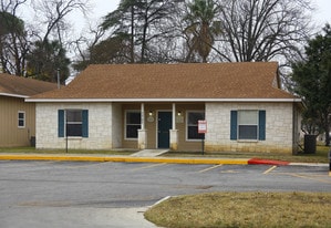 Union Pines Apartments in San Antonio, TX - Building Photo