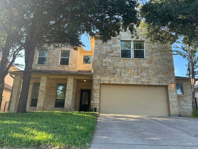1717 Woodvista Pl