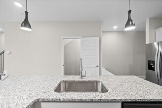 216 Drayton Dr in Clarksville, TN - Foto de edificio - Building Photo