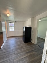 597 Thomas Ave W in St. Paul, MN - Building Photo - Building Photo
