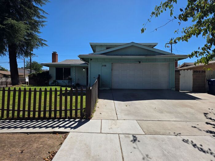 766 E Pillsbury St in Lancaster, CA - Building Photo