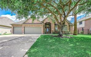 3403 E Cedar Hollow Dr in Pearland, TX - Foto de edificio