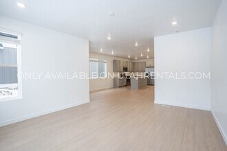 4941 Willowstone Dr in Highland, UT - Building Photo - Building Photo