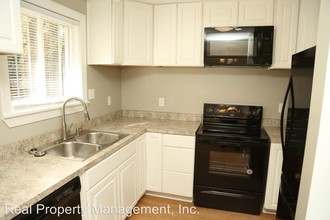 608 Rockcreek Rd in Charlottesville, VA - Building Photo - Building Photo