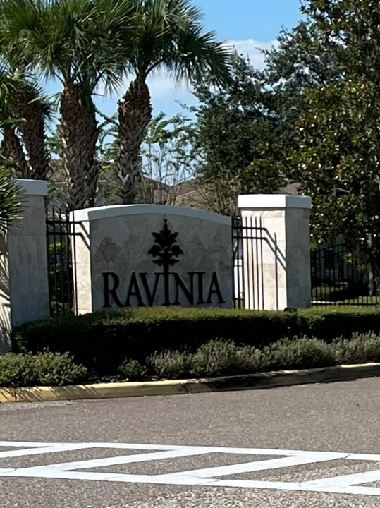 7025 Briar Hill Ct in Tampa, FL - Foto de edificio