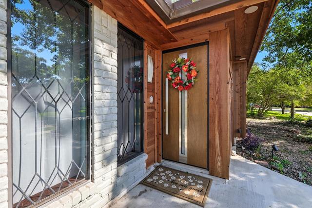 1617 Oak Creek Dr in Lewisville, TX - Building Photo - Building Photo