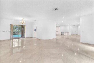 3441 N Hills Dr in Hollywood, FL - Building Photo - Building Photo