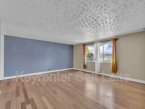 4933 Kathleen Ave in West Valley City, UT - Building Photo - Building Photo
