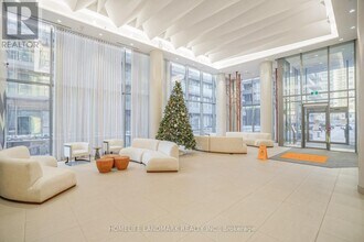 50-2450 Forest Manor Rd in Toronto, ON - Building Photo - Building Photo