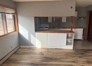 2935 Mounds View Blvd, Unit E in Mounds View, MN - Building Photo - Building Photo