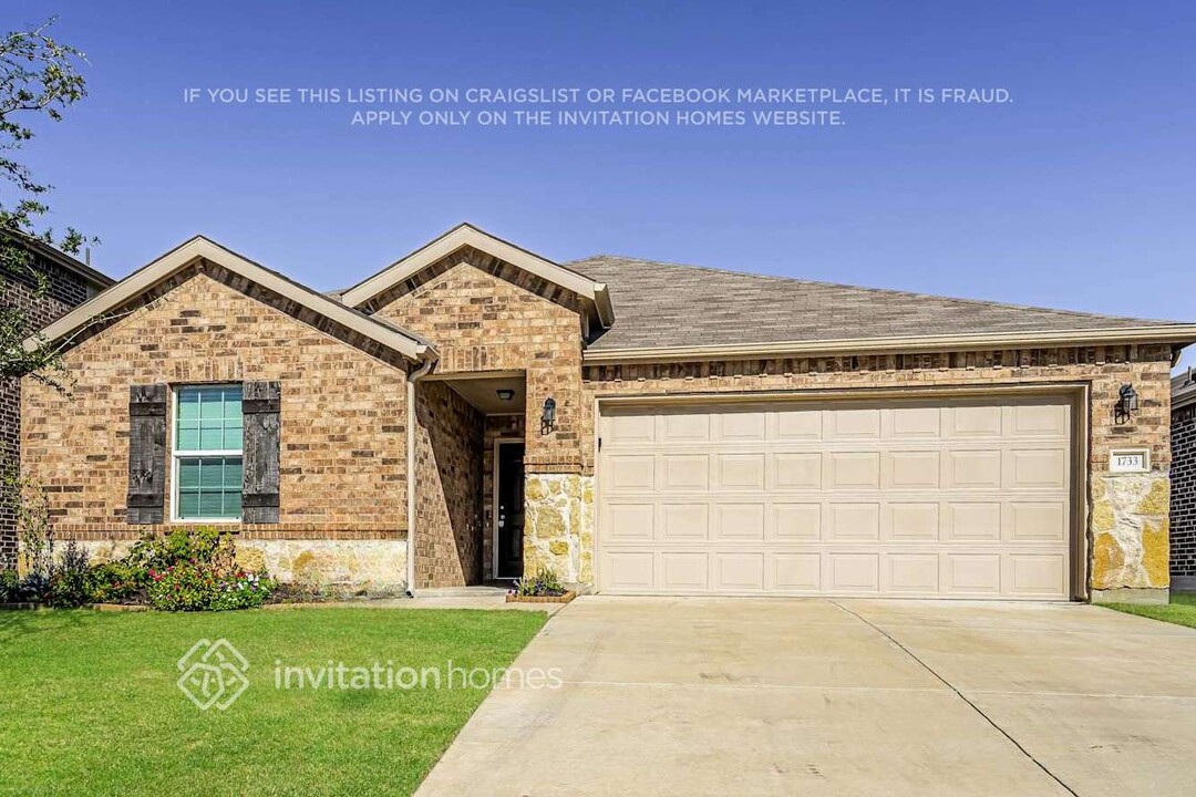 1733 Trace Dr in Aubrey, TX - Building Photo