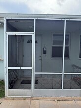 2213 Lincoln St in Hollywood, FL - Building Photo - Building Photo
