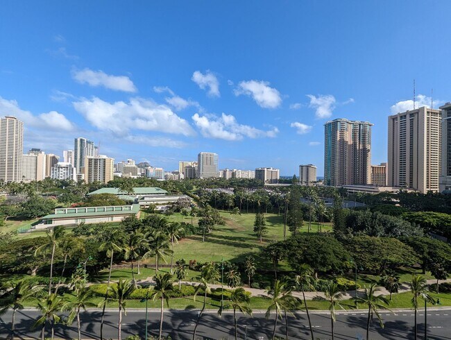 1920 Ala Moana Blvd in Honolulu, HI - Building Photo - Building Photo