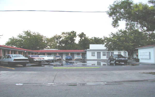 371 NE 80th Ter in Miami, FL - Foto de edificio - Building Photo