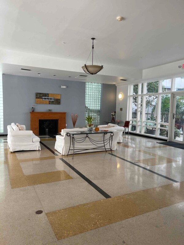 1460 Ocean Dr in Miami Beach, FL - Building Photo - Building Photo