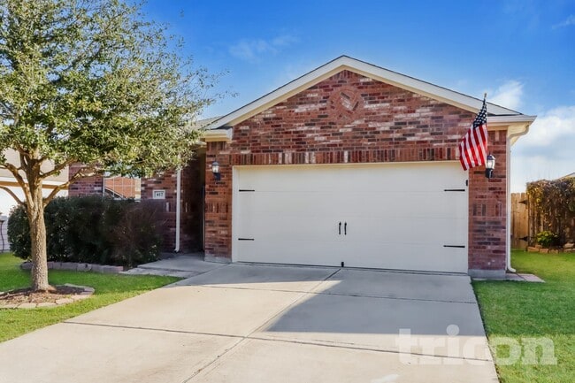 property at 417 Sapphire Ln