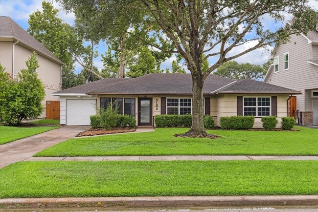 property at 5132 Mimosa Dr