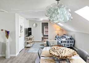 136 Main St in Warren, RI - Building Photo