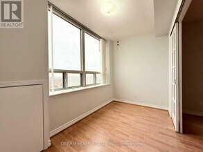 115 Omni Dr in Toronto, ON - Building Photo - Building Photo