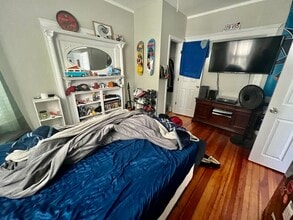 247 Boston St, Unit 1 in Boston, MA - Foto de edificio - Building Photo