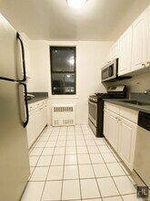 East 79th Street in New York, NY - Foto de edificio - Building Photo