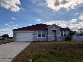 1826 NW 15th Terrace in Cape Coral, FL - Building Photo