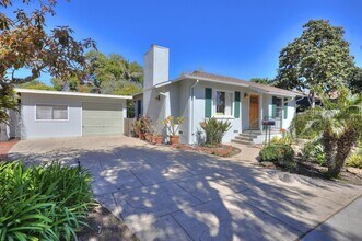 802 Kentia Ave in Santa Barbara, CA - Building Photo - Building Photo
