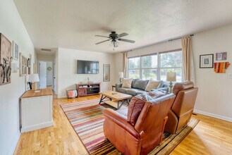 312 Crestview Dr in Bentonville, AR - Building Photo - Building Photo