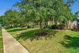 1513 Van Winkle Dr in Carrollton, TX - Building Photo - Building Photo