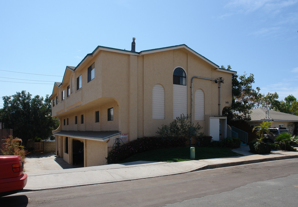 5451 Lauretta St in San Diego, CA - Building Photo