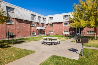 Villas At Gage Point in Denver, CO - Building Photo - Building Photo